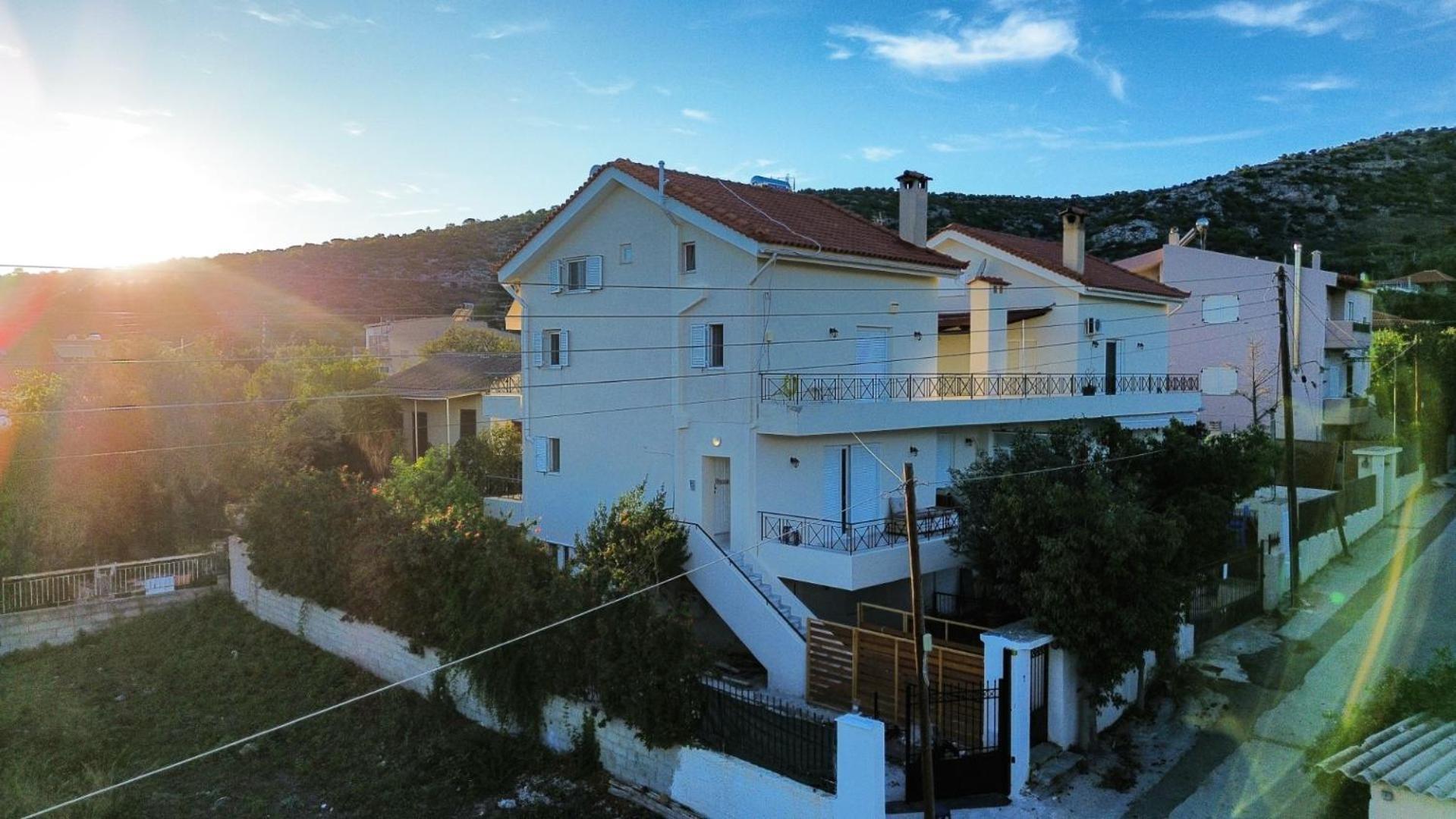 Beautiful Maisonette With A View To The Mountains And The Sea Agia Marina  Exterior photo